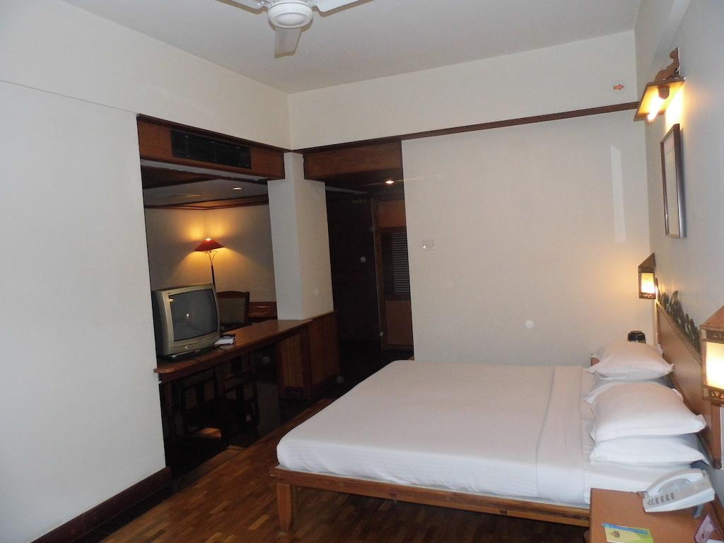 Keys Select By Lemon Tree Hotels, Malabar Gate, Calicut Eksteriør billede