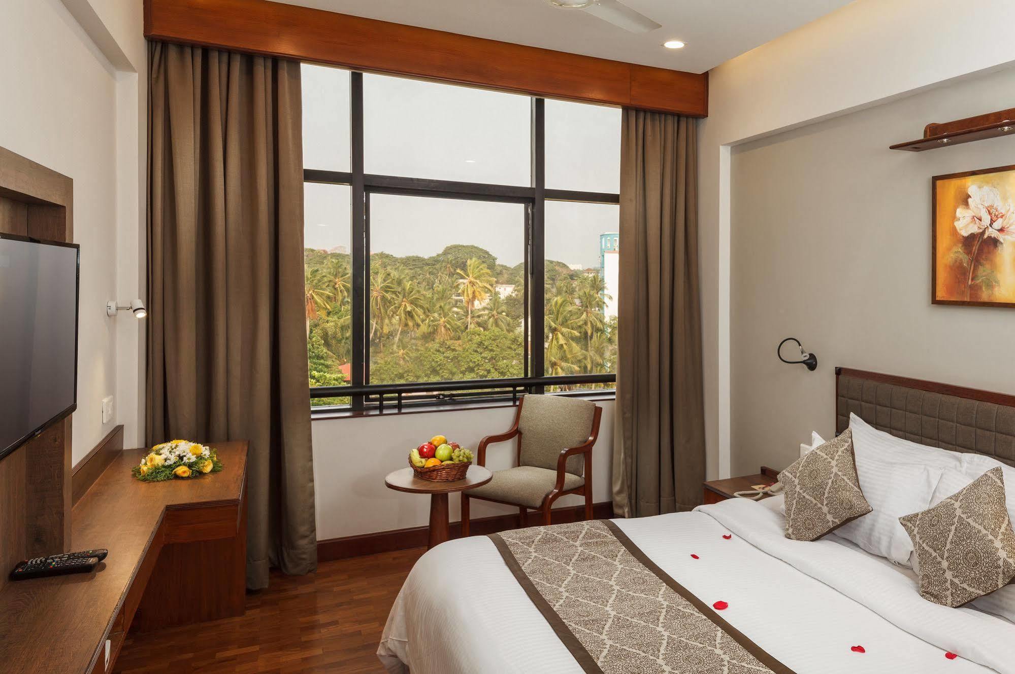 Keys Select By Lemon Tree Hotels, Malabar Gate, Calicut Eksteriør billede